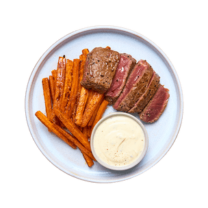 paves-de-rumsteck-frites-de-carottes-et-sauce-boursin