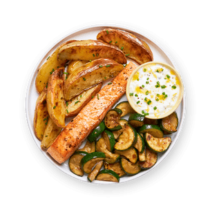 saumon-pommes-de-terre-et-sauce-au-yaourt-citronnee