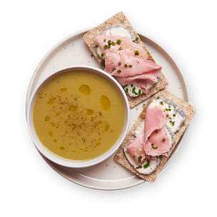 soupe-express-au-poireau-et-toast-chevre-jambon