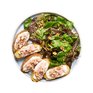 pommes-de-terre-aux-fines-herbes-au-four-et-salade