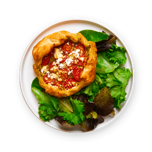 tartelette-pesto-tomates-et-salade