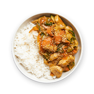 Wok de nouilles de riz aux légumes du soleil et au poulet
