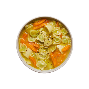 Bouillon de nouilles de riz et petits légumes