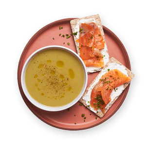 soupe-express-au-poireau-et-toast-truite-fumee