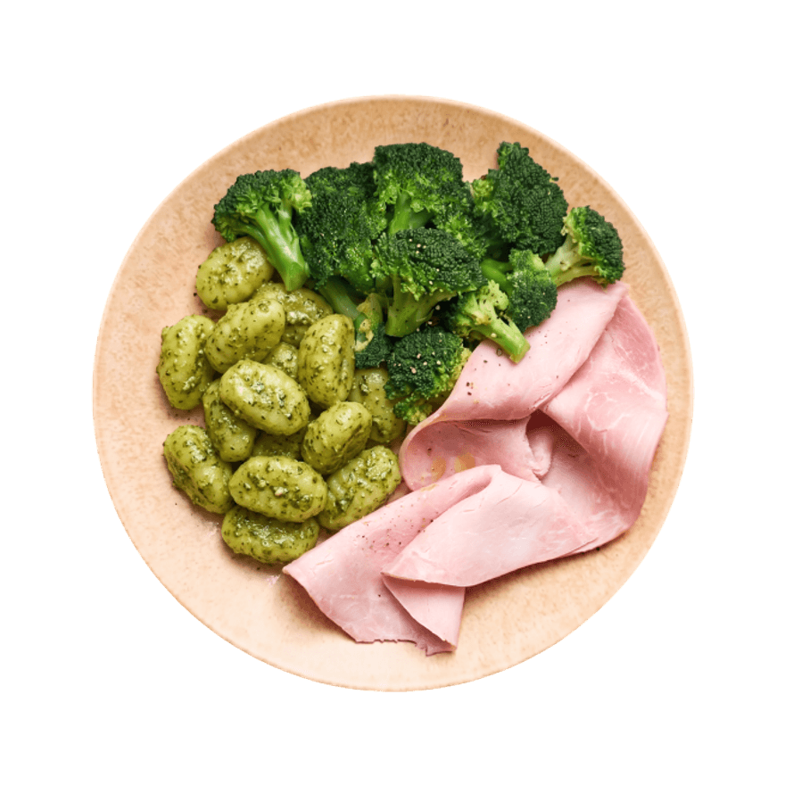 Gnocchi au pesto, jambon & brocolis