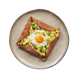 Galette fondue de poireaux & œuf miroir