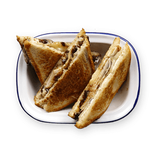 Grilled cheese poulet & confit d'oignon