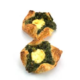 Spinach and goat cheese puff pastry baskets (frozen)