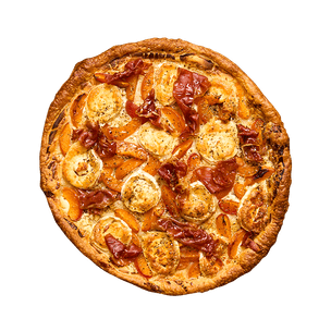 Tarte fine chèvre, abricots & prosciutto