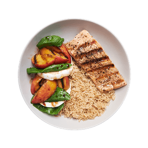 Saumon, riz & salade caprese aux nectarines grillées