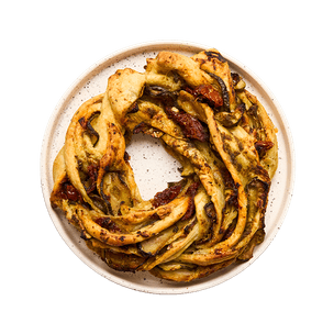 Couronne tressée aux courgettes & tomates séchées