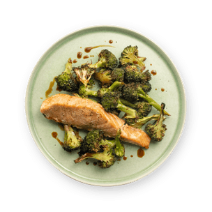 Salmon and broccoli with maple syrup