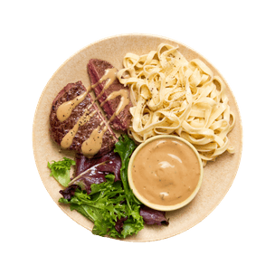 Bœuf sauce au poivre, tagliatelle & salade