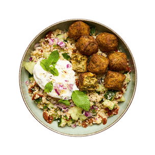Salade de boulgour, falafels & sauce yaourt