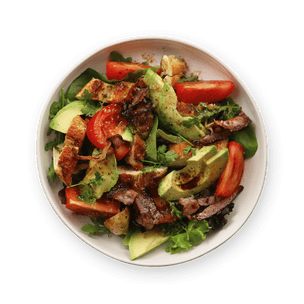 salade-poulet-avocat-et-lard
