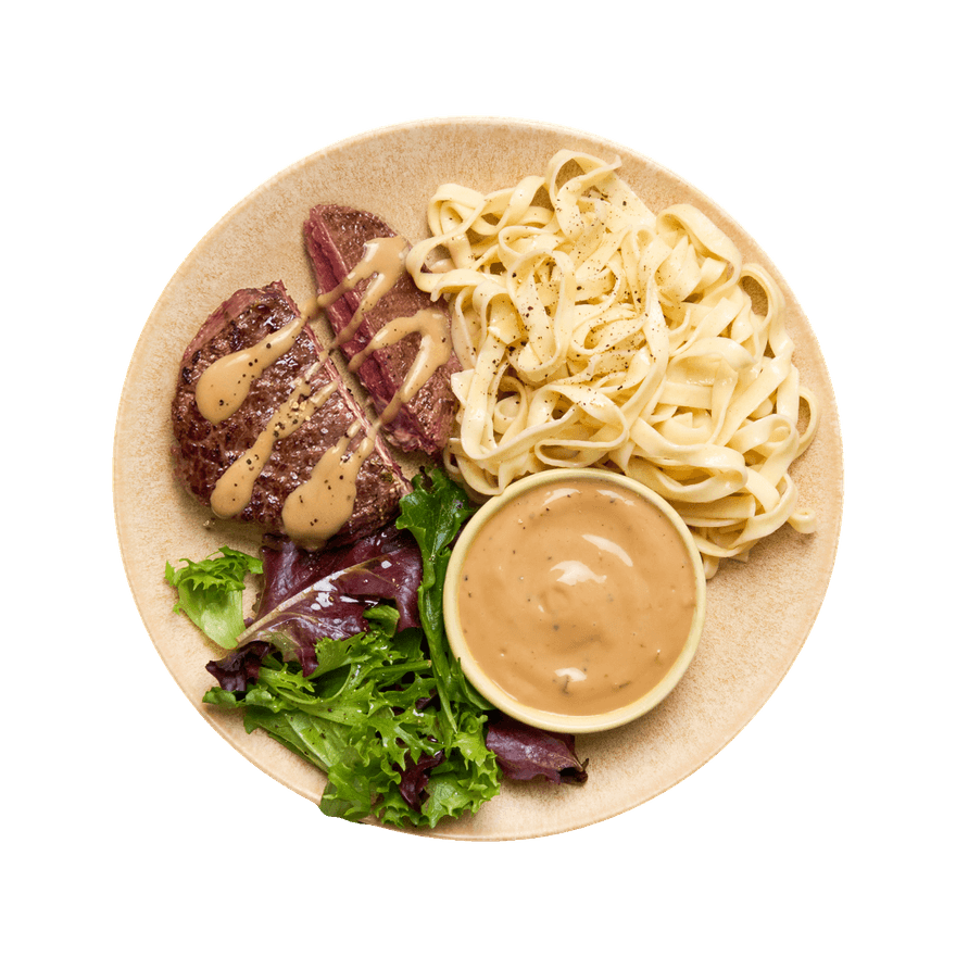 Bœuf sauce au poivre, tagliatelle & salade Bœuf sauce au poivre, tagliatelle & salade
